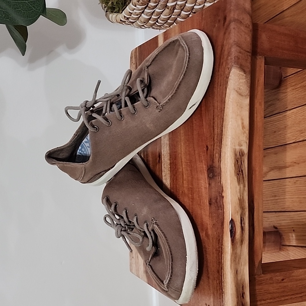 Olukai Manoa‎ lace-up shoes size 9